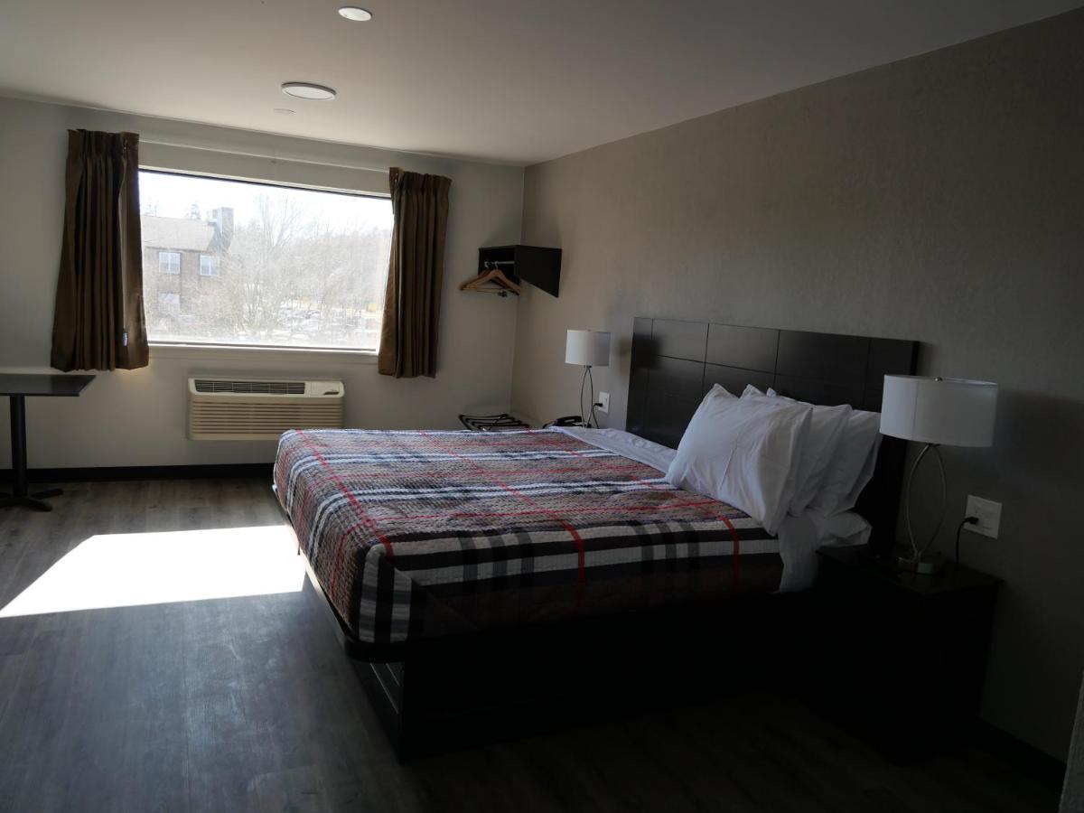 Hilltop Express Inn Groton Extérieur photo