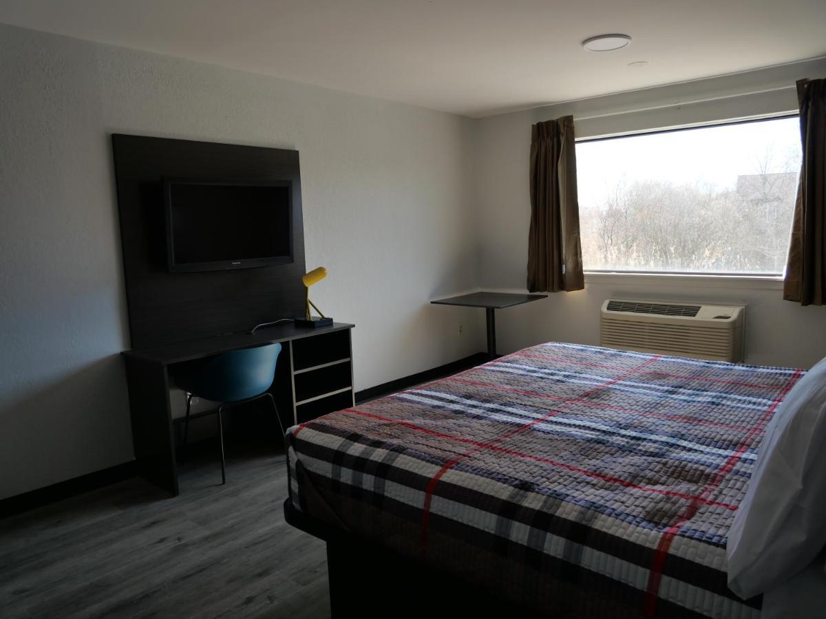 Hilltop Express Inn Groton Extérieur photo