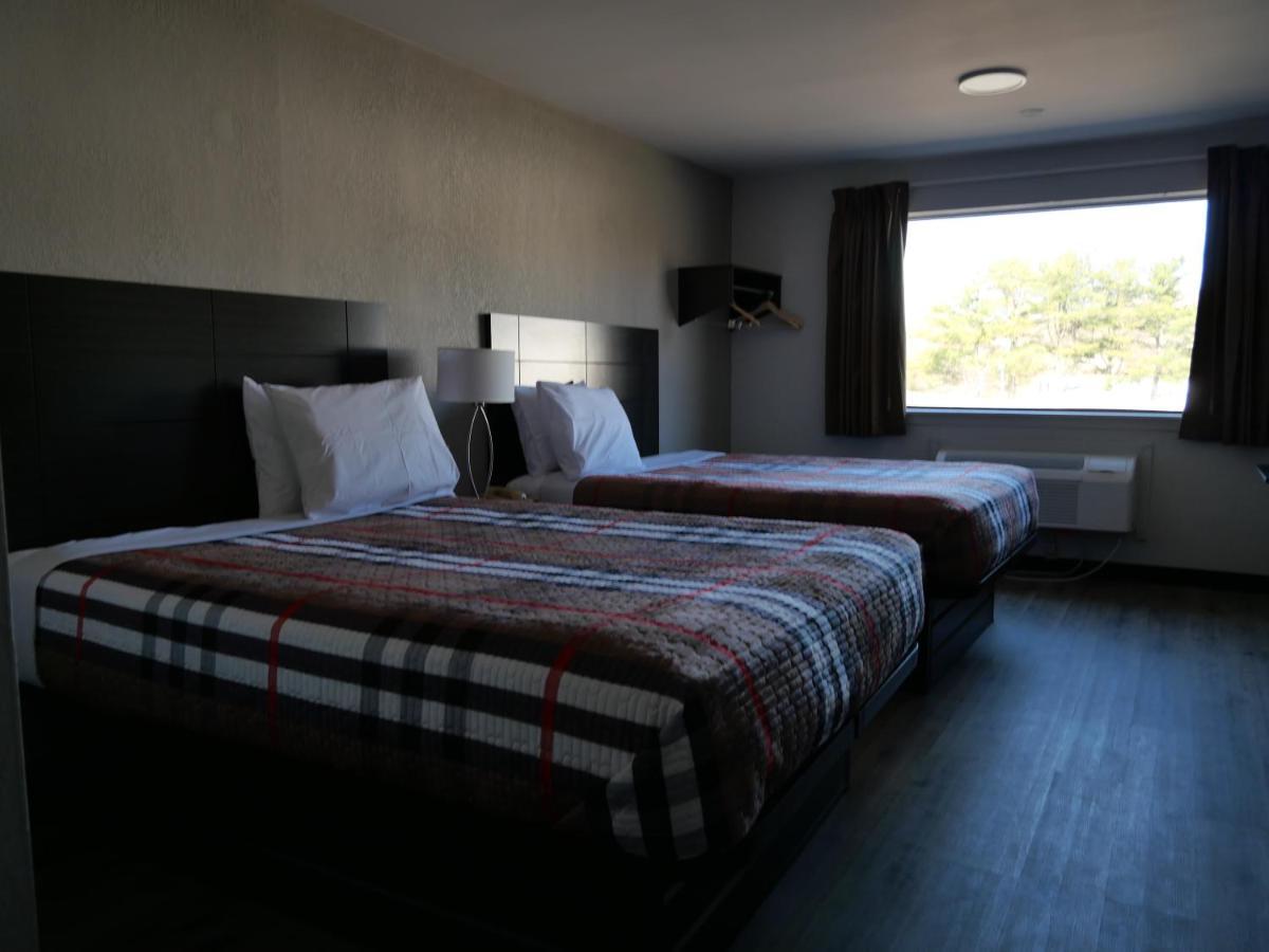 Hilltop Express Inn Groton Extérieur photo
