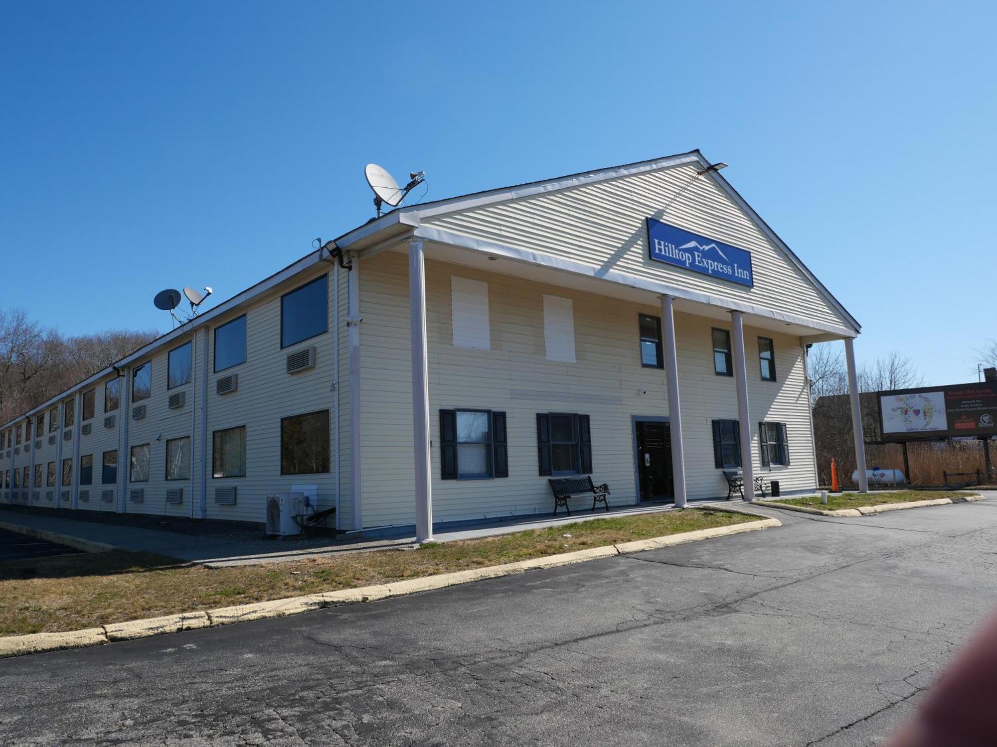 Hilltop Express Inn Groton Extérieur photo