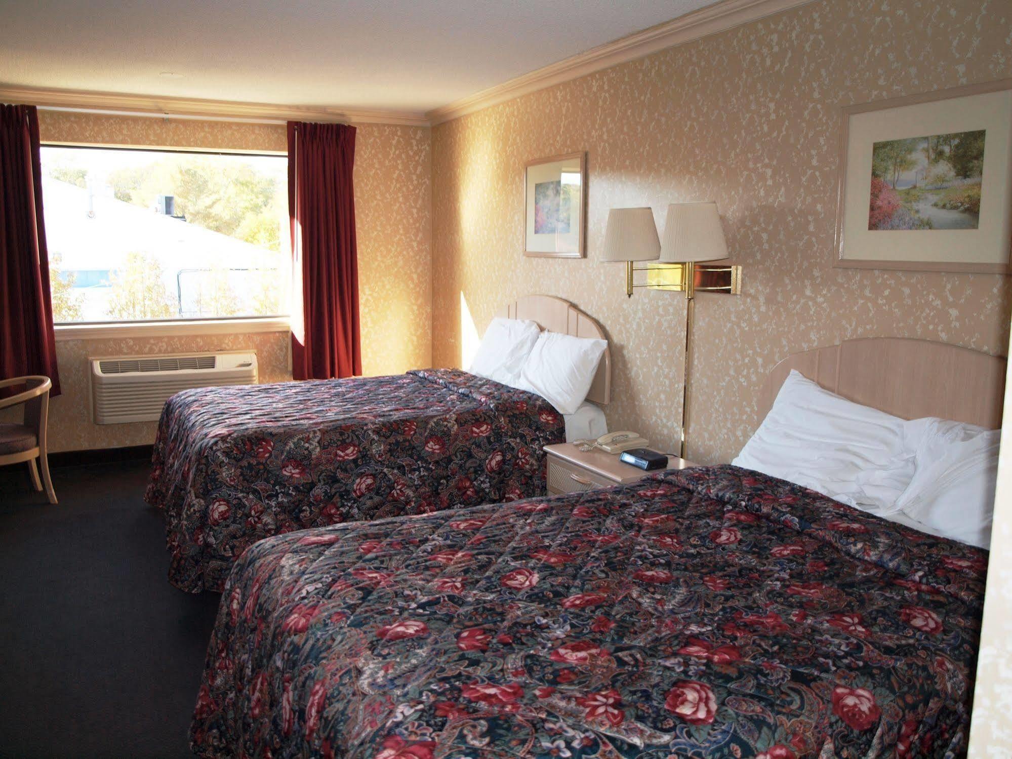 Hilltop Express Inn Groton Extérieur photo